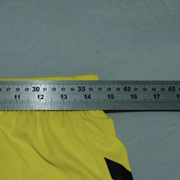 Hummel Football Shorts Men's Medium Yellow Black W30 L8 Sports Gym Drawstrings - Picture 6 of 7